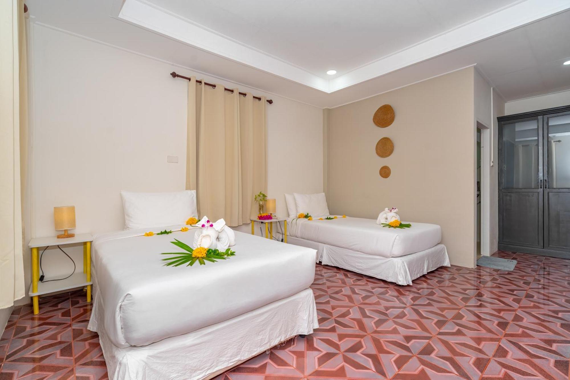 Lanta Beachfront Resort Koh Lanta Exterior photo